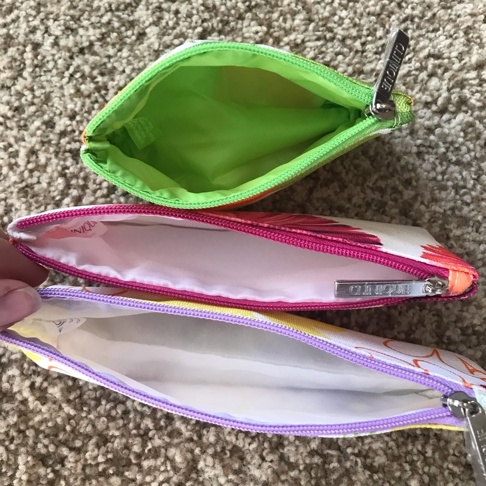 New Clinique Small Makeup bags - Picture 3 of 3